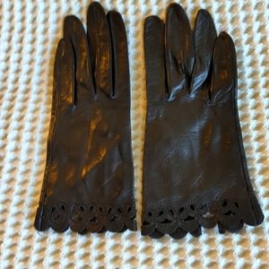 Pretty black leather gloves